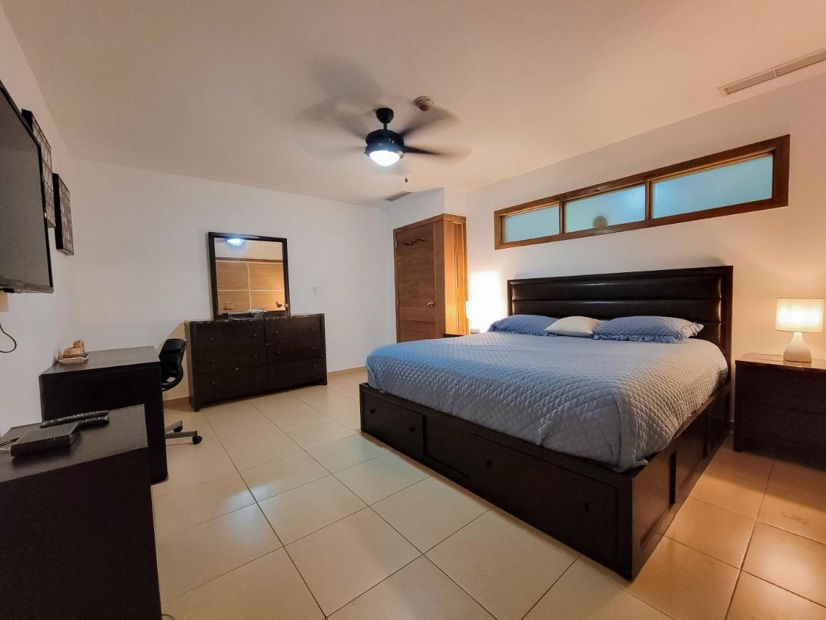 خوان دوليو Marbella Towers Beachfront 2 Bedrooms المظهر الخارجي الصورة
