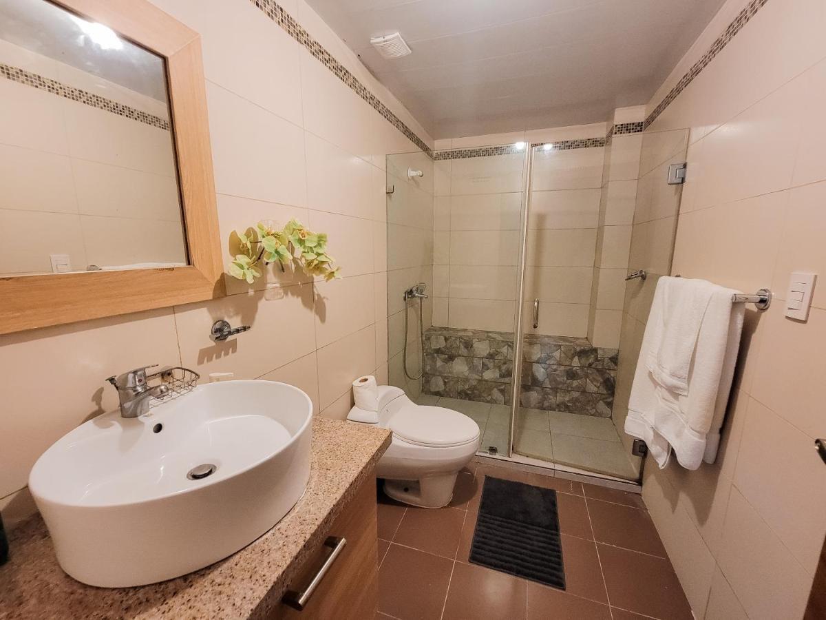 خوان دوليو Marbella Towers Beachfront 2 Bedrooms المظهر الخارجي الصورة