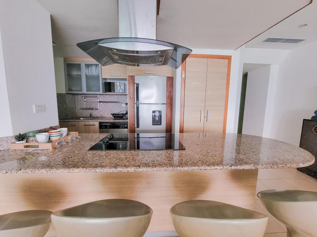 خوان دوليو Marbella Towers Beachfront 2 Bedrooms المظهر الخارجي الصورة